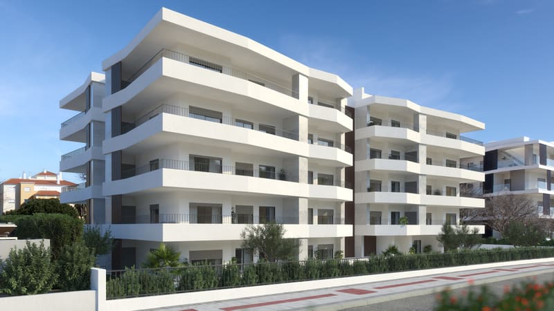 Fachada branca do Litoral Blue com varandas e lâminas verticais em madeira
